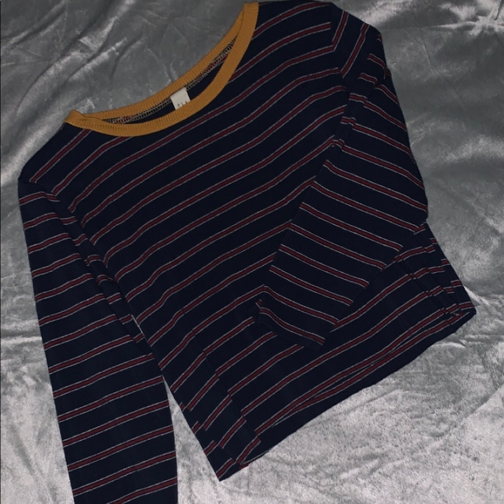 Cropped long sleeve stripped women’s t-shirt